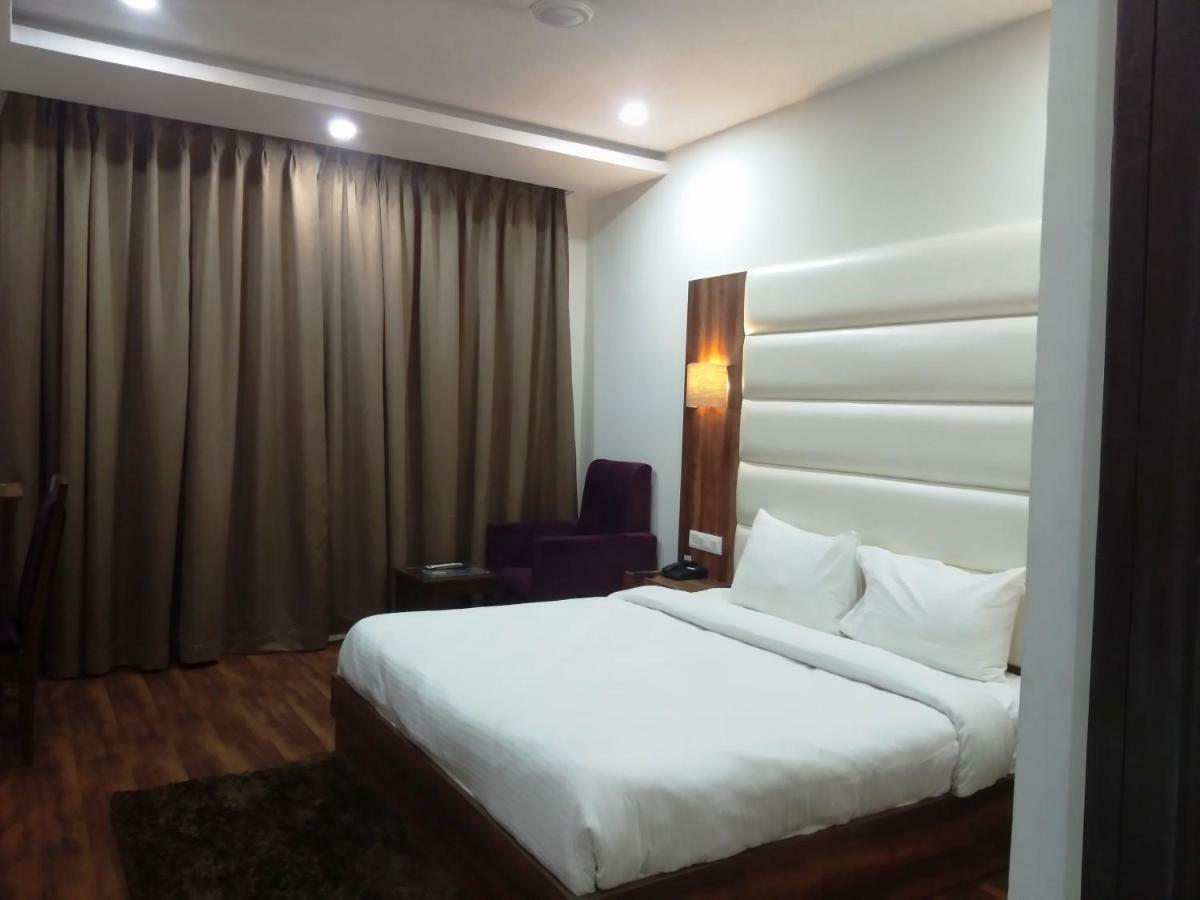 Ak Continental - Mcleodganj Ξενοδοχείο Νταραμσάλα Εξωτερικό φωτογραφία