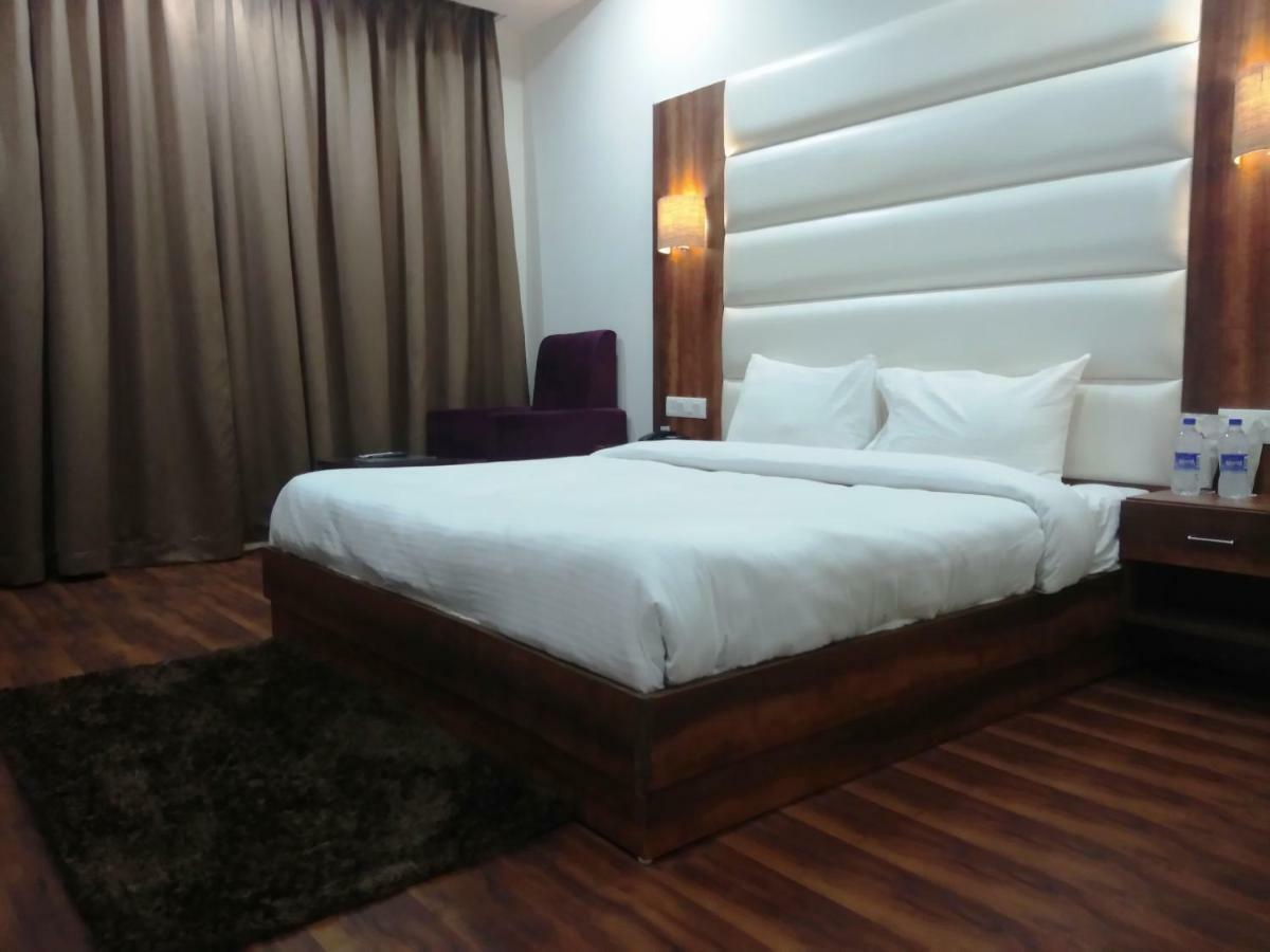 Ak Continental - Mcleodganj Ξενοδοχείο Νταραμσάλα Εξωτερικό φωτογραφία
